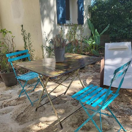 Le cabanon Bed and Breakfast Ménerbes Exterior foto