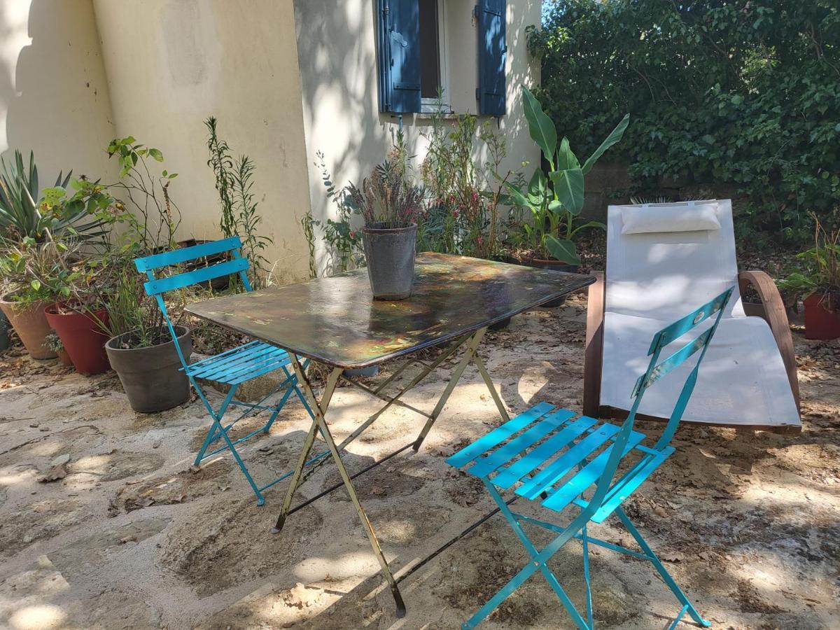 Le cabanon Bed and Breakfast Ménerbes Exterior foto