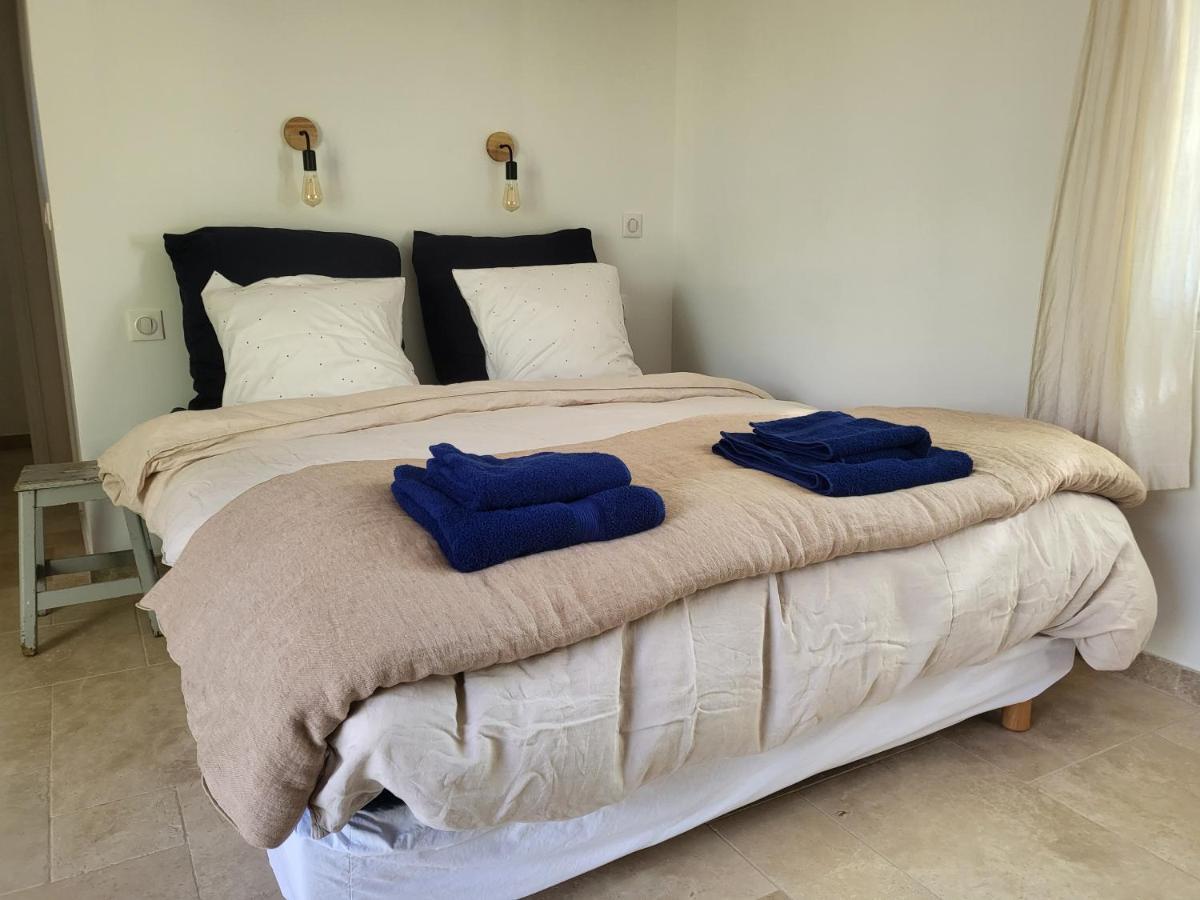 Le cabanon Bed and Breakfast Ménerbes Exterior foto